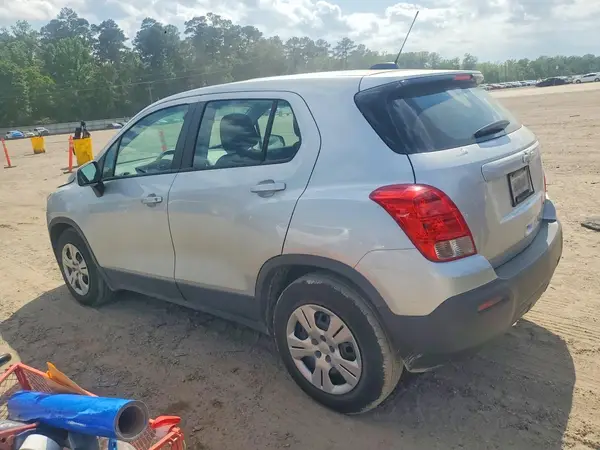 3GNCJKSB1GL266068 2016 CHEVROLET TRAX - Image 2
