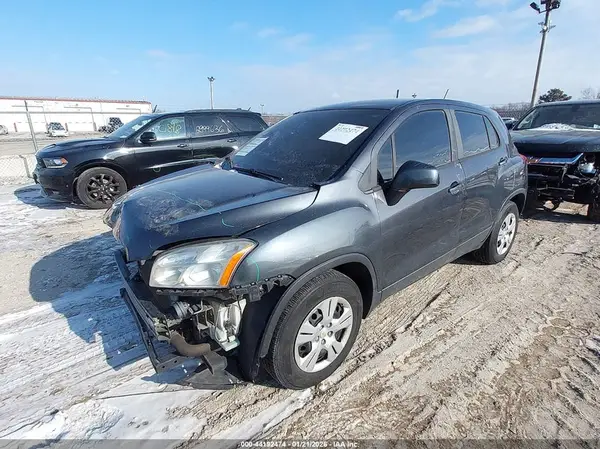 3GNCJKSB1GL266216 2016 CHEVROLET TRAX - Image 2