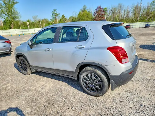 3GNCJKSB1GL273425 2016 CHEVROLET TRAX - Image 2