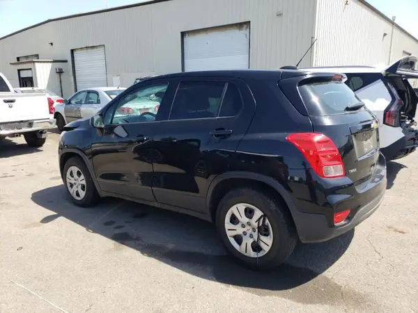 3GNCJKSB1HL171267 2017 CHEVROLET TRAX - Image 2