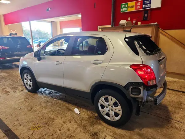 3GNCJKSB1HL222895 2017 CHEVROLET TRAX - Image 2