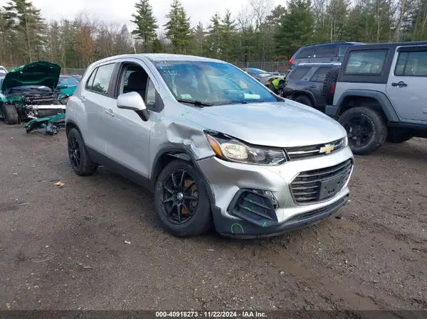 3GNCJKSB1HL227854 2017 CHEVROLET TRAX - Image 1