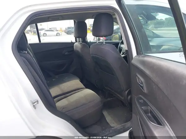 3GNCJKSB1HL232486 2017 CHEVROLET TRAX - Image 8