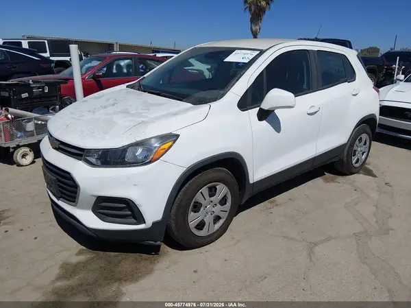3GNCJKSB1HL267982 2017 CHEVROLET TRAX - Image 2