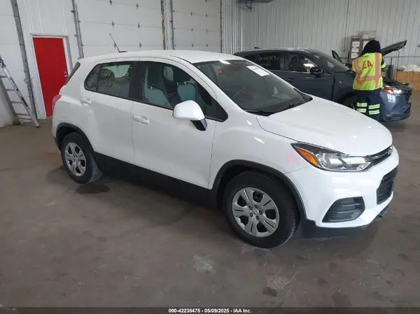 3GNCJKSB1HL285110 2017 CHEVROLET TRAX - Image 1