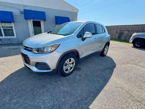 3GNCJKSB1HL286371 2017 CHEVROLET TRAX - Image 2