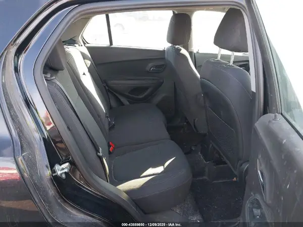 3GNCJKSB1HL286757 2017 CHEVROLET TRAX - Image 8