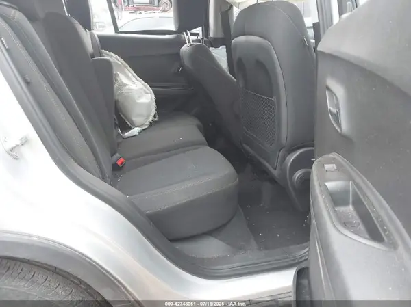 3GNCJKSB1HL288833 2017 CHEVROLET TRAX - Image 8