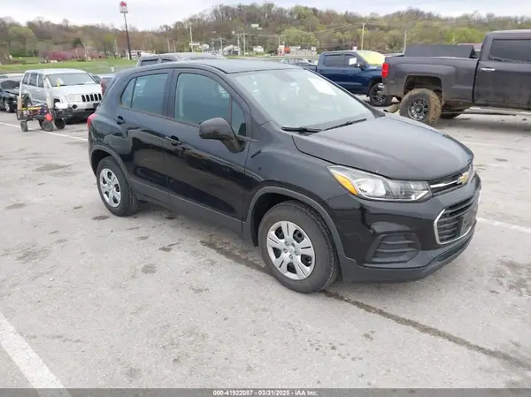 3GNCJKSB1JL156483 2018 CHEVROLET TRAX - Image 1
