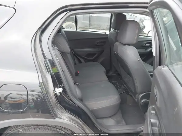 3GNCJKSB1JL156483 2018 CHEVROLET TRAX - Image 8