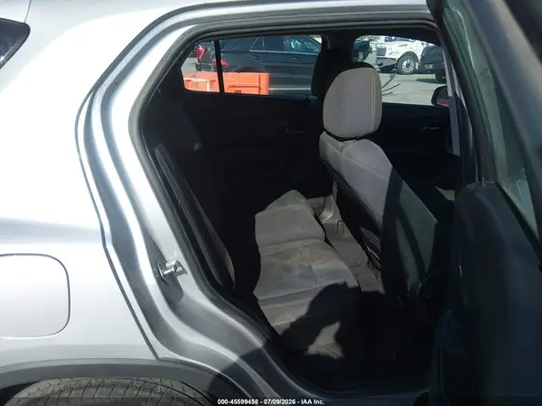 3GNCJKSB1JL217928 2018 CHEVROLET TRAX - Image 8