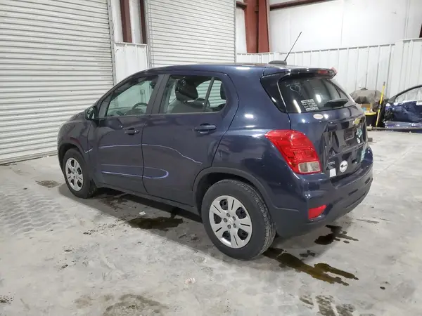 3GNCJKSB1JL220585 2018 CHEVROLET TRAX - Image 2
