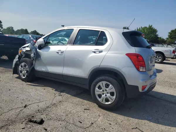 3GNCJKSB1JL225172 2018 CHEVROLET TRAX - Image 2