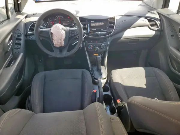 3GNCJKSB1JL237743 2018 CHEVROLET TRAX - Image 8