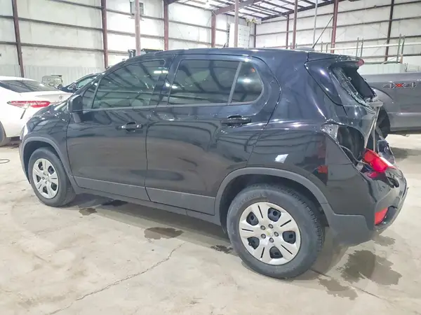 3GNCJKSB1JL242120 2018 CHEVROLET TRAX - Image 2