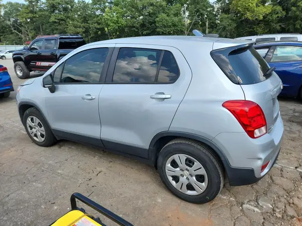 3GNCJKSB1JL245406 2018 CHEVROLET TRAX - Image 2