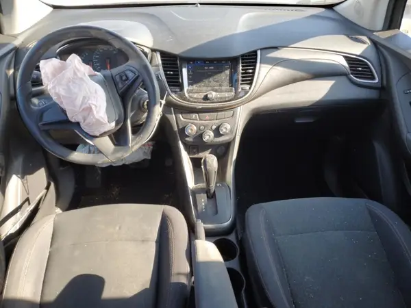 3GNCJKSB1JL257068 2018 CHEVROLET TRAX - Image 8