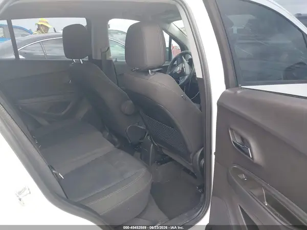 3GNCJKSB1JL260987 2018 CHEVROLET TRAX - Image 8
