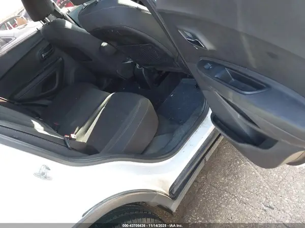 3GNCJKSB1JL284822 2018 CHEVROLET TRAX - Image 8