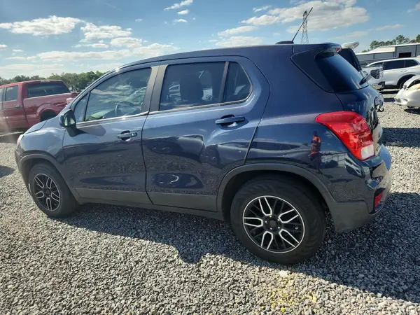3GNCJKSB1JL304468 2018 CHEVROLET TRAX - Image 2