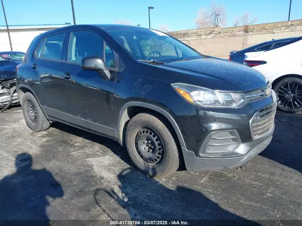 3GNCJKSB1JL330732 2018 CHEVROLET TRAX - Image 1