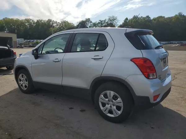 3GNCJKSB1JL333016 2018 CHEVROLET TRAX - Image 2