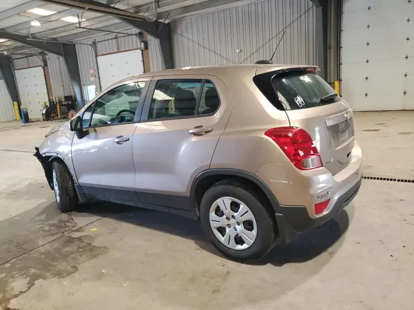 3GNCJKSB1JL375962 2018 CHEVROLET TRAX - Image 2
