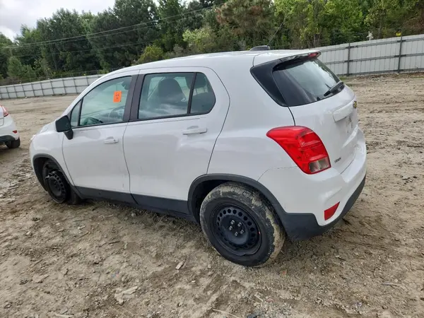 3GNCJKSB1JL395046 2018 CHEVROLET TRAX - Image 2
