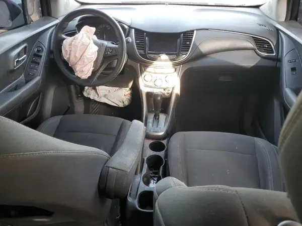 3GNCJKSB1JL398867 2018 CHEVROLET TRAX - Image 8
