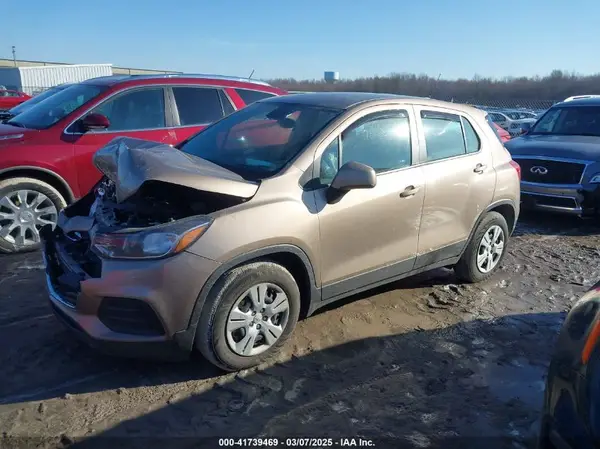 3GNCJKSB1JL408720 2018 CHEVROLET TRAX - Image 2