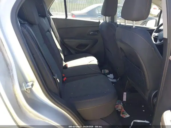 3GNCJKSB1JL420107 2018 CHEVROLET TRAX - Image 8
