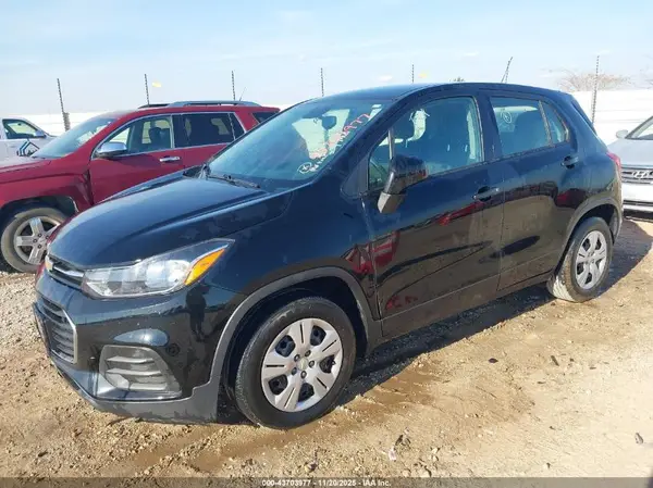 3GNCJKSB1KL133979 2019 CHEVROLET TRAX - Image 2