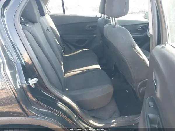 3GNCJKSB1KL133979 2019 CHEVROLET TRAX - Image 8