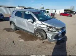 3GNCJKSB1KL135733 2019 CHEVROLET TRAX