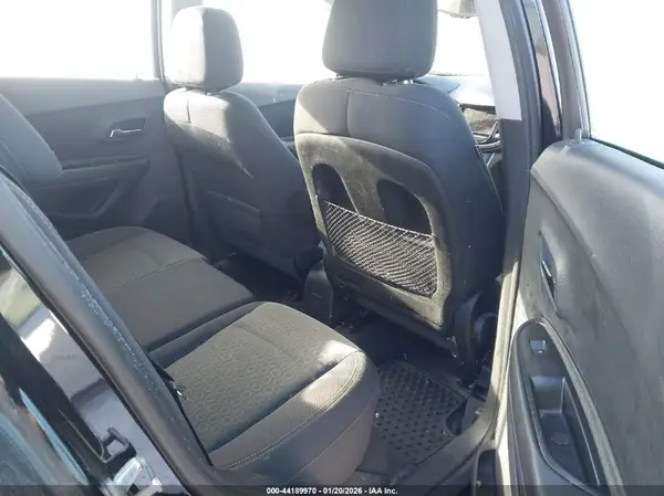 3GNCJKSB1KL154752 2019 CHEVROLET TRAX - Image 8