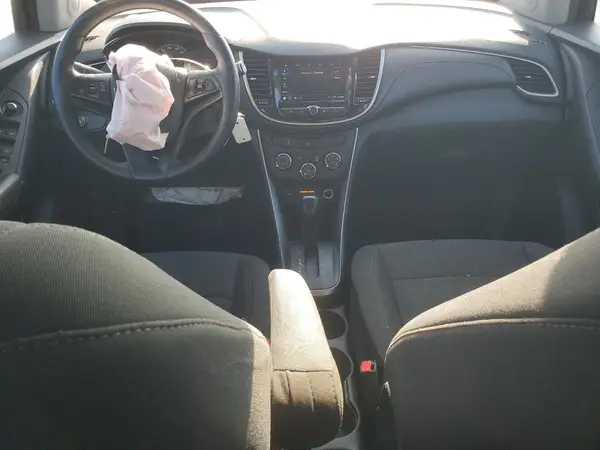 3GNCJKSB1KL158820 2019 CHEVROLET TRAX - Image 8