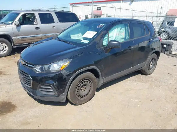 3GNCJKSB1KL181806 2019 CHEVROLET TRAX - Image 2