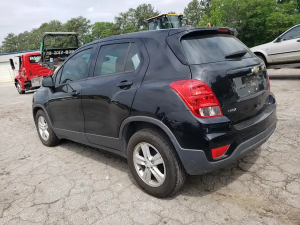 3GNCJKSB1KL194135 2019 CHEVROLET TRAX - Image 2