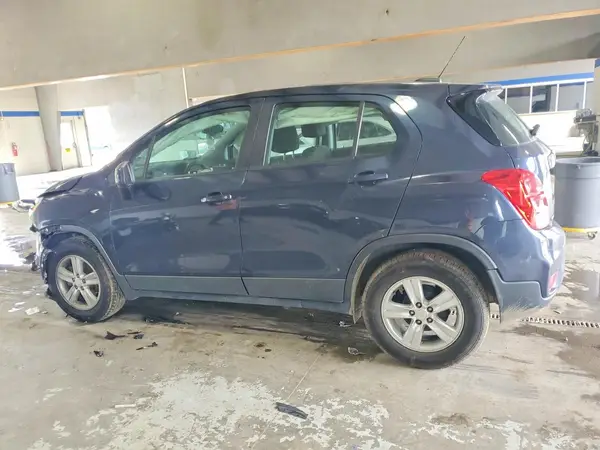 3GNCJKSB1KL206042 2019 CHEVROLET TRAX - Image 2