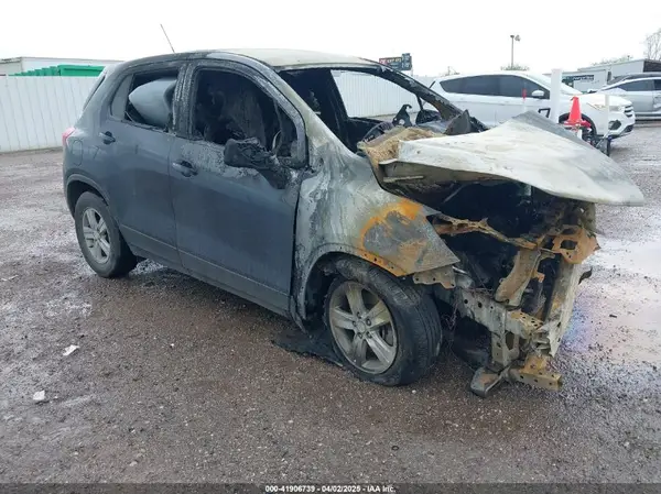 3GNCJKSB1KL207367 2019 CHEVROLET TRAX - Image 1