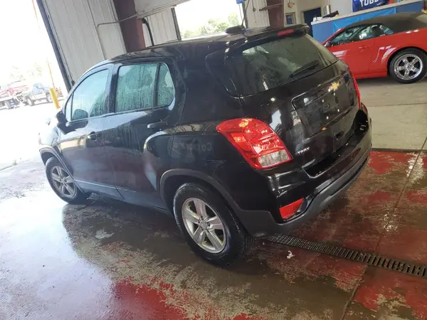 3GNCJKSB1KL217929 2019 CHEVROLET TRAX - Image 2