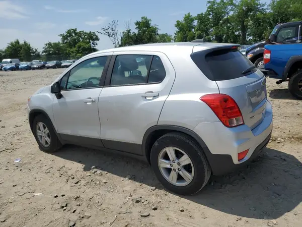 3GNCJKSB1KL225996 2019 CHEVROLET TRAX - Image 2
