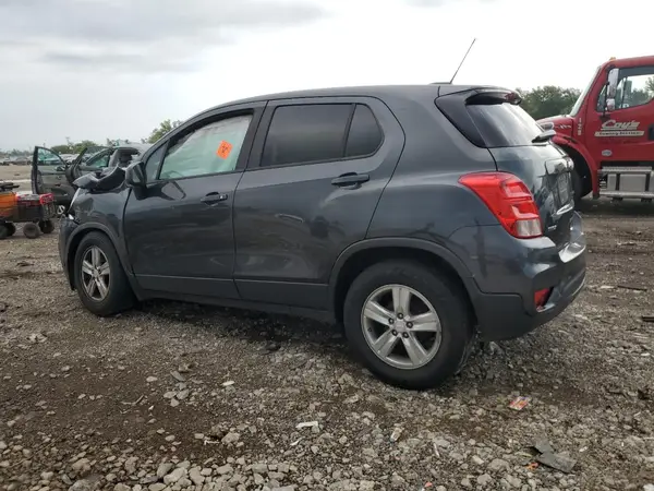 3GNCJKSB1KL233256 2019 CHEVROLET TRAX - Image 2