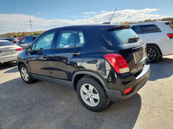 3GNCJKSB1KL238067 2019 CHEVROLET TRAX - Image 2