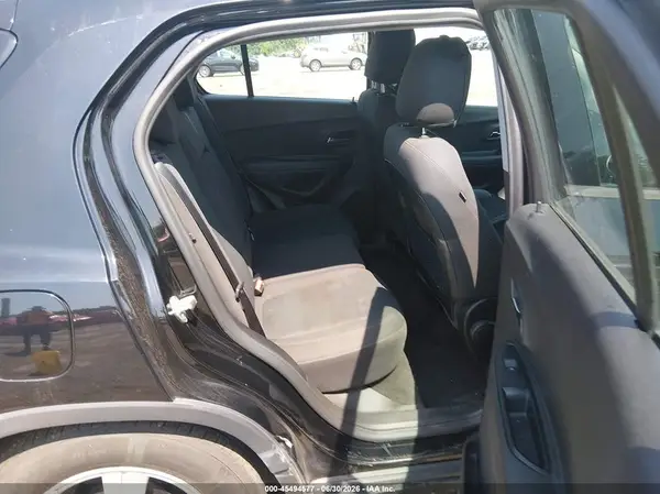 3GNCJKSB1KL238604 2019 CHEVROLET TRAX - Image 8