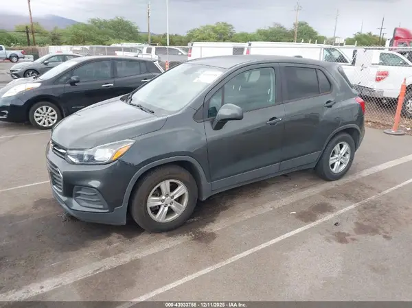 3GNCJKSB1KL246802 2019 CHEVROLET TRAX - Image 2
