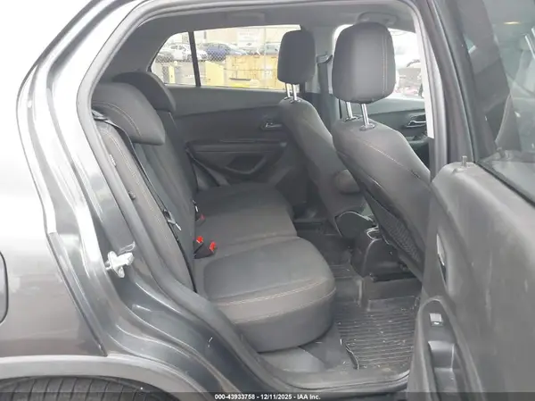 3GNCJKSB1KL246802 2019 CHEVROLET TRAX - Image 8