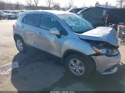 3GNCJKSB1KL255340 2019 CHEVROLET TRAX