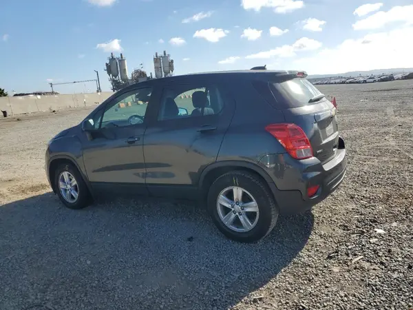 3GNCJKSB1KL258979 2019 CHEVROLET TRAX - Image 2