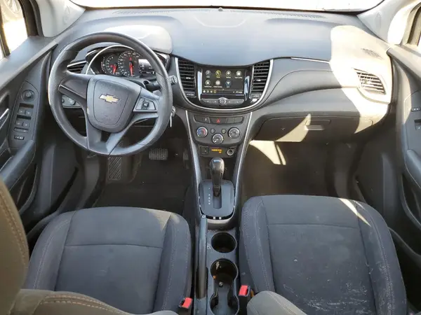 3GNCJKSB1KL259999 2019 CHEVROLET TRAX - Image 8